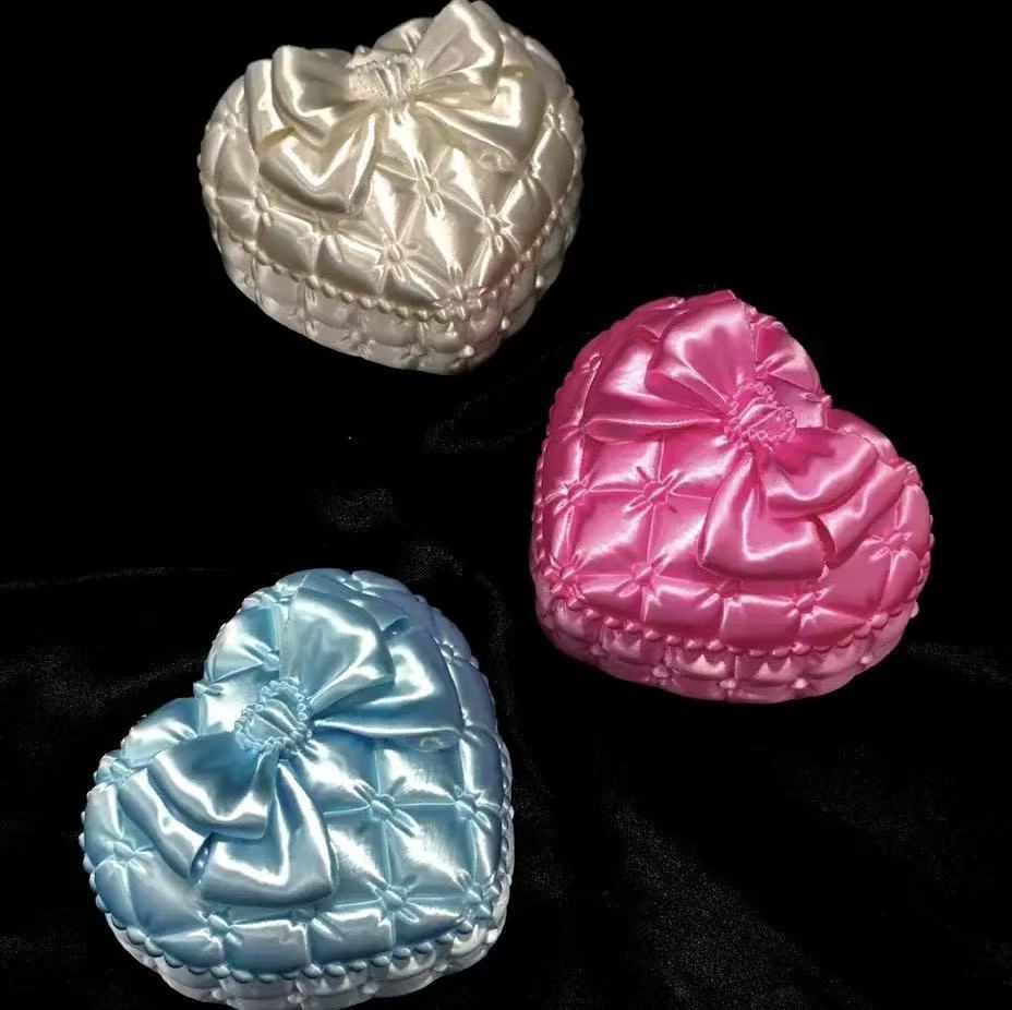 Silk Heart-Shaped Jewelry Box  - Women Accessories Gift Box recension och pris