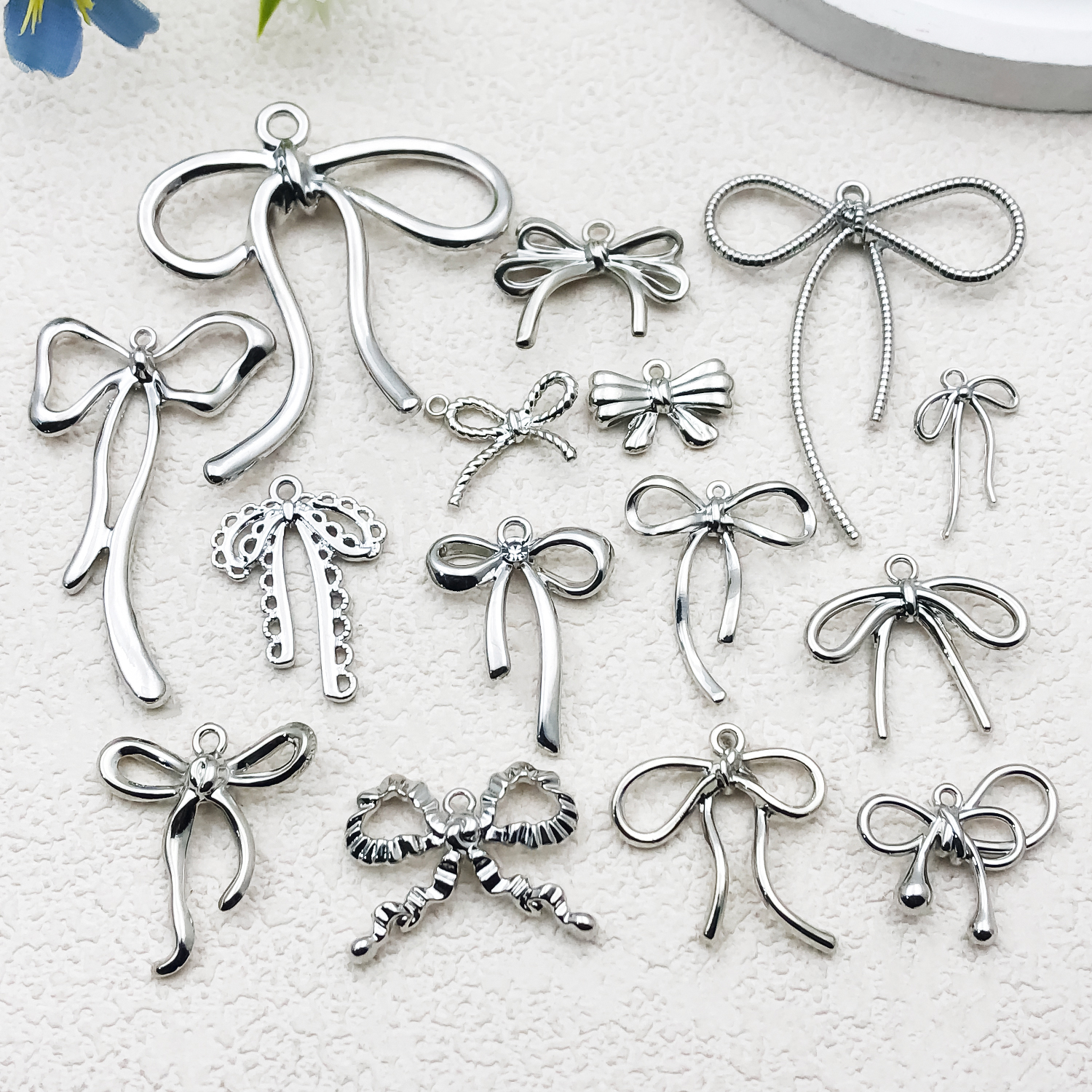 Pink Enameled Alloy Bow Charms - Charm Necklace Dainty recension och pris