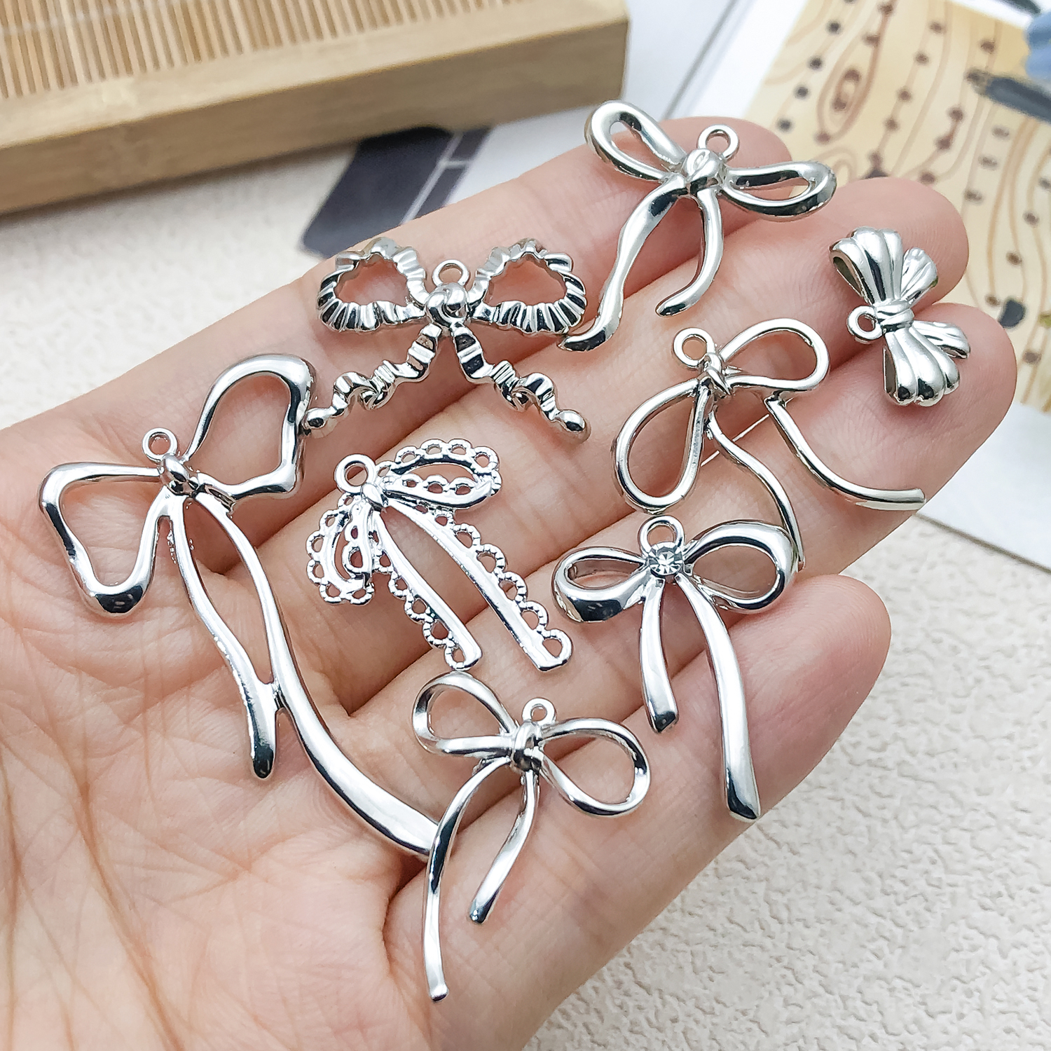 Pink Enameled Alloy Bow Charms - Charm Necklace Dainty recension och pris