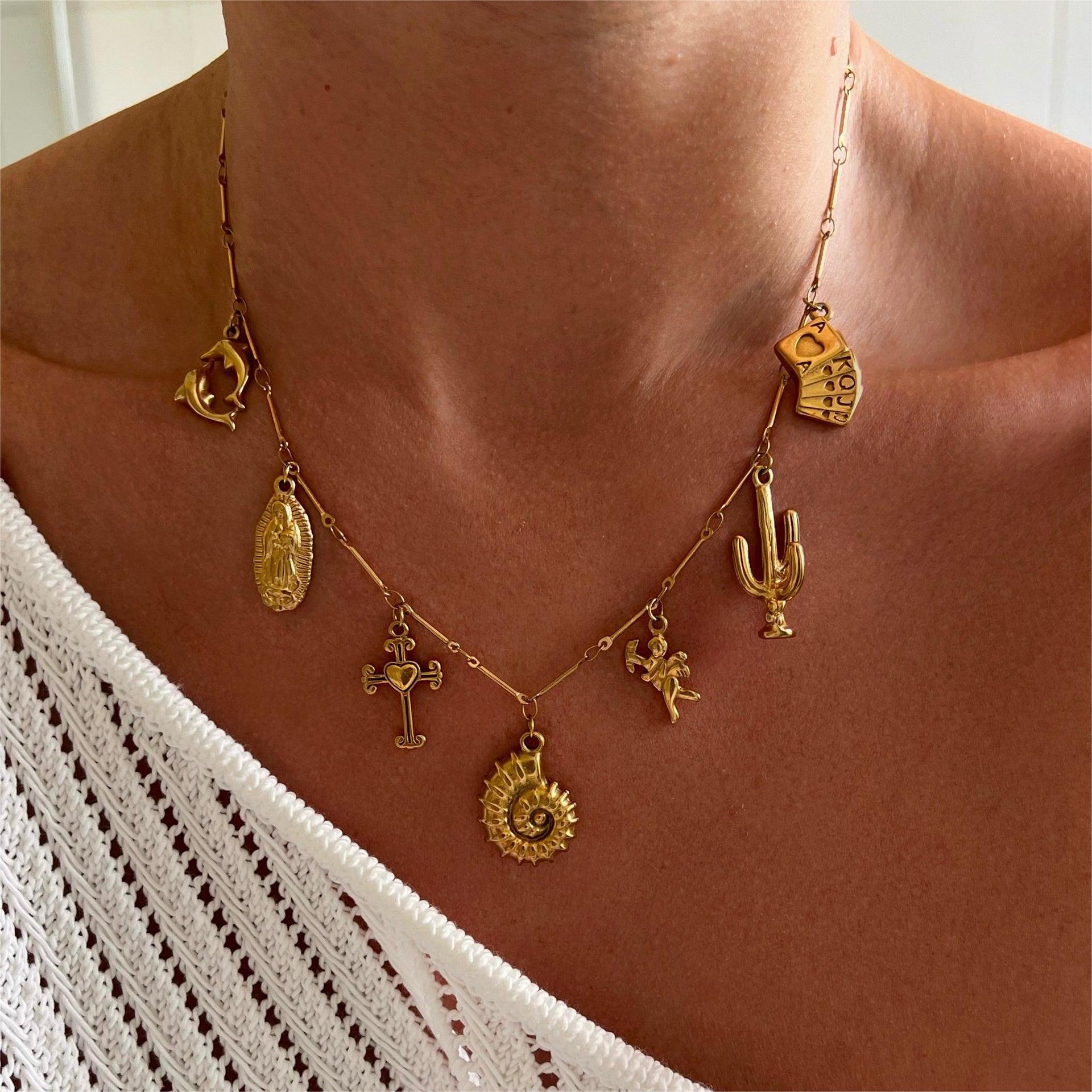 Dainty Sun Moon Star Cross Evi - Charm Necklace Dainty recension och pris